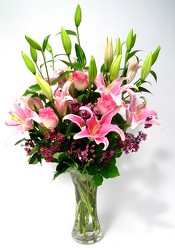 <H1> Lilies and Roses Large </H1> from Mockingbird Florist in Dallas, TX
