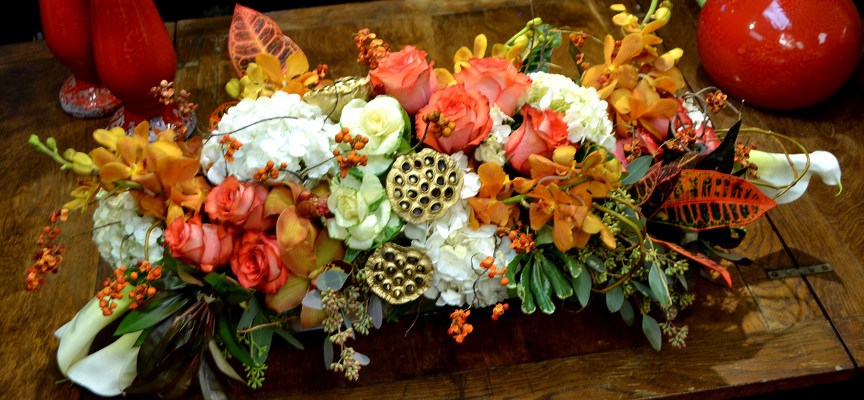 <H1> Stylish Holiday Arrangement Start </H2> from Mockingbird Florist in Dallas, TX