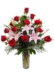 <H1> Luxury Dozen Roses </h1> from Mockingbird Florist in Dallas, TX