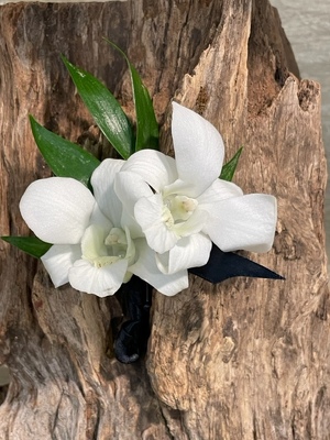 Mini Calla Boutonierre Florist Dallas TX - Flower Delivery In Dallas Texas