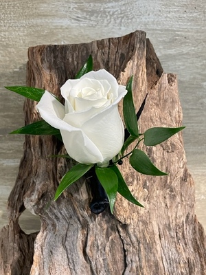 <H1> Rose Boutonniere </H1> from Mockingbird Florist in Dallas, TX
