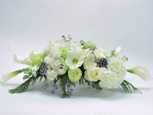 silver and white christmas flower arrangements